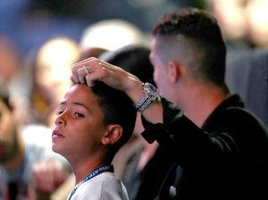 Petuah Ronaldo kepada Putranya: Semua Berkat Kerja Keras, Bukan Jatuh dari Langit Petuah Ronaldo kepada Putranya: Semua Berkat Kerja Keras, Bukan Jatuh dari Langit