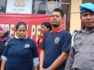 Palsukan Buku Nikah, Ibu dan Anak Ditangkap Polisi Palsukan Buku Nikah, Ibu dan Anak Ditangkap Polisi