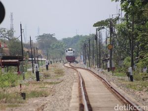 500 Lintasan Sebidang di Jalur Kereta Kencang Disulap Jadi Ini 500 Lintasan Sebidang di Jalur Kereta Kencang Disulap Jadi Ini