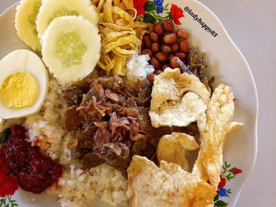 Sarapan Nasi Gemuk Khas Jambi yang Bikin Puas dan Perut Kenyang