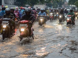 Tips Bagi Pemotor Hindari Efek Aquaplaning