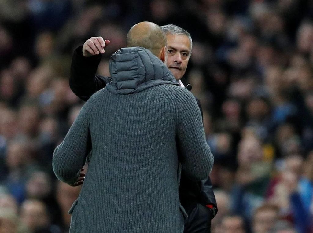 Maradona: Mourinho Lebih Baik ketimbang Pep Maradona: Mourinho Lebih Baik ketimbang Pep