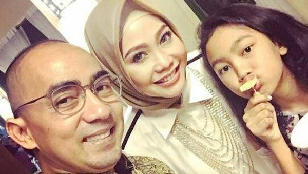 7 Foto Keluarga Ucie Nurul, Pemeran Film Petualangan Sherina