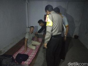 Video Bule Nyasar dan Akhirnya Tidur di Kuburan