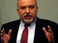 Gencatan Senjata Disepakati di Gaza, Menhan Israel Mundur