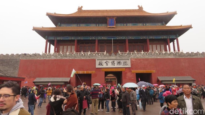 Lautan insan di Forbidden City, ikonnya China (Rita/detikTravel) Lautan insan di Forbidden City, ikonnya China (Rita/detikTravel)