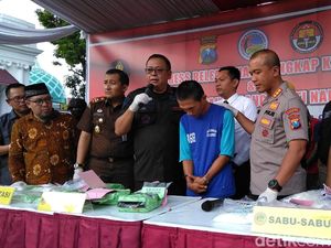 Seorang Pengedar Sabu Jaringan Lapas Dibekuk, 4,3 Kg Disita Seorang Pengedar Sabu Jaringan Lapas Dibekuk, 4,3 Kg Disita