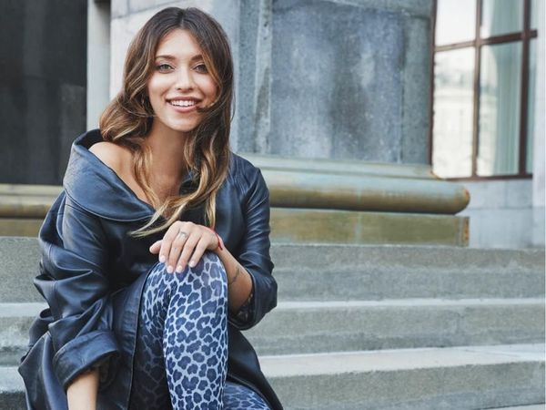 Sosok Penyanyi Cantik yang Dihujat, Fotonya Dianggap Menghina Orang Asia