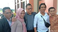 Datang Bersama, Charly dan Regina Rujuk Lagi