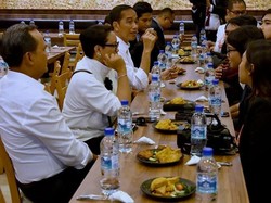 Di Singapura, Jokowi Santap Bebek Goreng, Sayur Asem dan Sambal Terasi