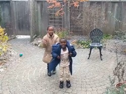 Momen Bahagia Bocah Korban Konflik Afrika Melihat Salju