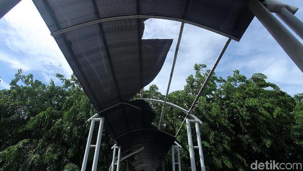 Miris! JPO di Bandengan Indah Rusak, Begini Penampakannya