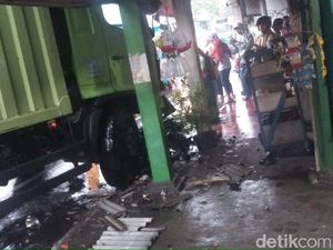 Hindari Motor Belok Mendadak, Truk Tabrak Pemotor Hingga Tewas