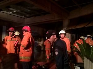 Kebakaran di Pejaten Village Diduga Akibat Korsleting Listrik Kebakaran di Pejaten Village Diduga Akibat Korsleting Listrik
