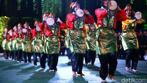Atraksi Kesenian Meriahkan HUT Brimob ke-73