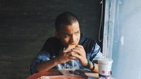 Hobi Makan Burger dan Ngopi, Ini Gaya Saaih Halilintar yang Hits