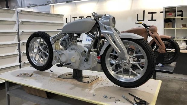 Motor disiapkan hanya dalam beberapa bulan.