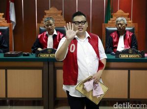 Tak Cuma Sidang Narkoba, Reza Bukan Juga Jalani Sidang Cerai Tak Cuma Sidang Narkoba, Reza Bukan Juga Jalani Sidang Cerai
