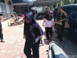 Korupsi Dana Persediaan, Bendahara dan Staf DPRD Situbondo Ditahan Korupsi Dana Persediaan, Bendahara dan Staf DPRD Situbondo Ditahan