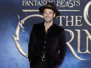 Dialog Ini Bikin Jude Law Main di Fantastic Beast Dialog Ini Bikin Jude Law Main di Fantastic Beast