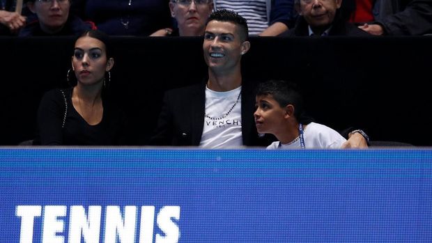 Kencan Mewah Ronaldo Minum Wine Rp515 Juta dalam 15 Menit