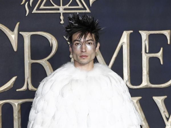 Foto: Gaya Nyentrik Ezra Miller, Bintang Fantastic Beast 2