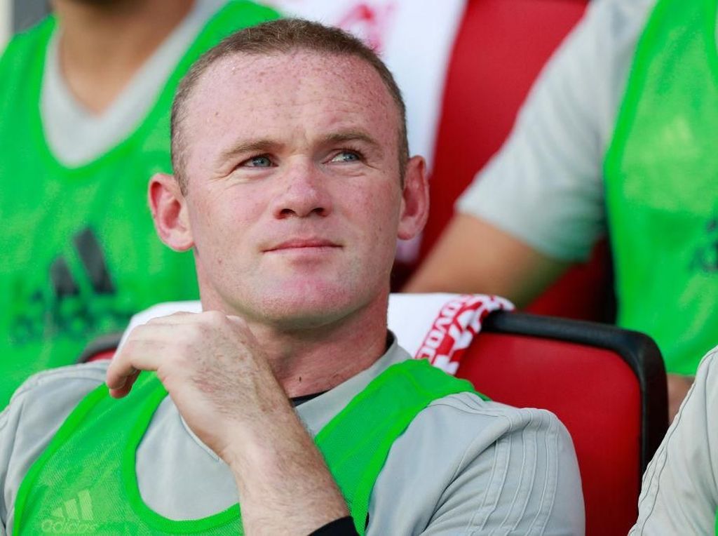 Tendangan Bebas Gila ala Rooney Tendangan Bebas Gila ala Rooney