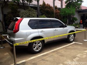 Pembunuhan Satu Keluarga, Polisi: Kunci Mobil Korban Ada di HS
