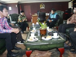 Menurut HNW, Ustaz Somad Jadi Contoh Ideal Alumni Timteng dan Afrika