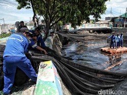 Anies: Waring Kali Item untuk Selesaikan Aroma, Bukan Polusi Air