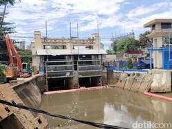 Pagi ini, Dua Pintu Air di Jakarta Berstatus Siaga Tiga