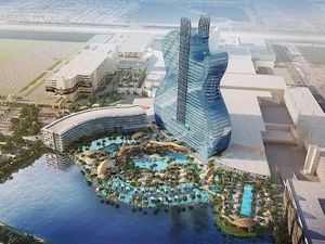 Unik! Hotel Ini Bentuknya Gitar Raksasa