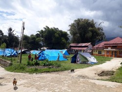 Diguncang Gempa, Bupati Mamasa Ngantor di Tenda Lapangan