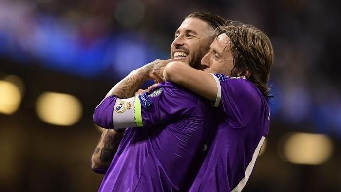Luka Modric membela Sergio Ramos dari kritik Dejan Lovren. (Foto: Javier Soriano/ AFP Photo) Luka Modric membela Sergio Ramos dari kritik Dejan Lovren. (Foto: Javier Soriano/ AFP Photo)