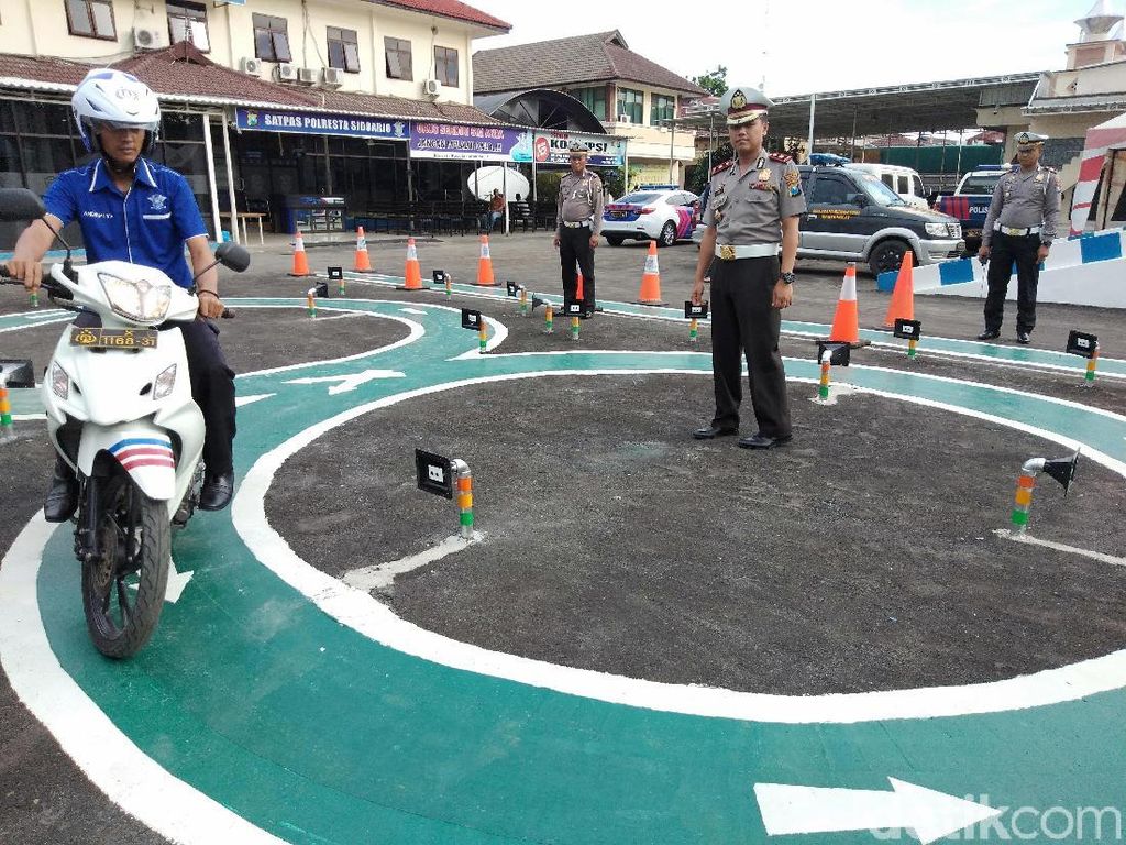 Ujian SIM di Indonesia Sebatas Zig-zag, Saatnya Tes Langsung di Jalan Raya