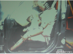 Bapak Ibu, Ingat Jangan Pangku Anak Sambil Nyetir, Bahaya!