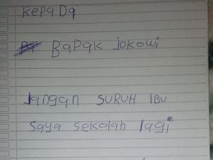 Anak Nuril Tulis Pesan ke Jokowi: Jangan Suruh Ibu Sekolah Lagi Anak Nuril Tulis Pesan ke Jokowi: Jangan Suruh Ibu Sekolah Lagi