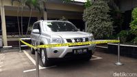 Penampakan Mobil Korban Pembunuhan Satu Keluarga di Bekasi