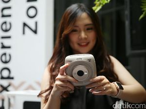 Fujifilm Luncurkan Instax SQ20 dengan 5 Fitur Unggulan Fujifilm Luncurkan Instax SQ20 dengan 5 Fitur Unggulan