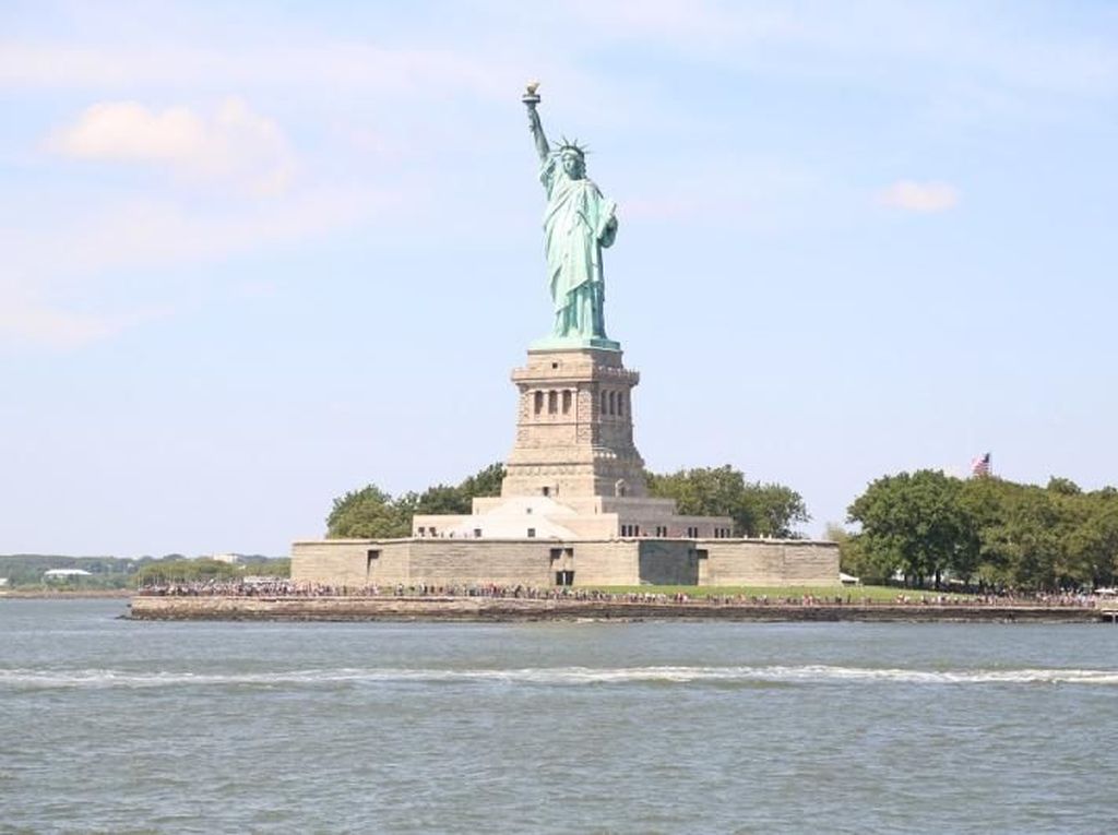 Lima Fakta Patung Liberty yang Turis Belum Tahu Lima Fakta Patung Liberty yang Turis Belum Tahu