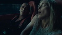 Mantan penyerang Liverpool dan Newcastle United Stan Collymore jadi cameo di salah satu film terkenal Basic Instinct 2. Dia beradu adegan cukup panas dengan aktris top Sharon Stone. (Istimewa)