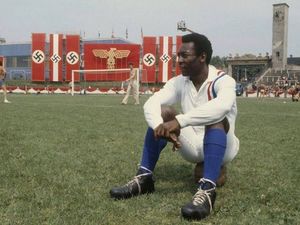 Dari Zidane Hingga Giroud: Para Bintang Lapangan Hijau di Layar Lebar