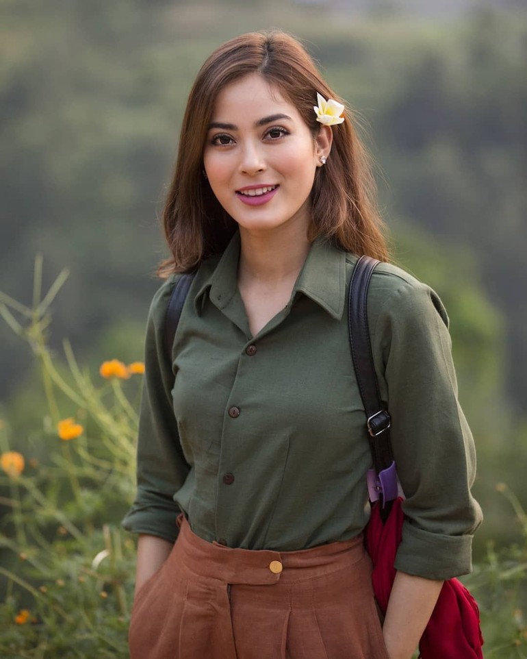 Foto cantik. CW cantik. Cewe cantik. Nepal Kizlari. Cewek manis.