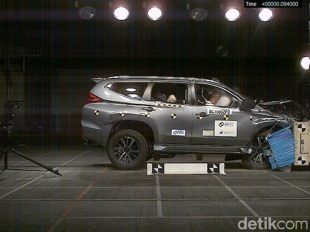 APM Sempat Terperangah Saat Mobil Mereka Diuji Tabrak APM Sempat Terperangah Saat Mobil Mereka Diuji Tabrak