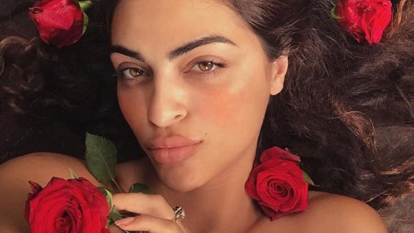 Gaya Selebgram Cantik yang Diusir dari Museum karena Berbaju Seksi