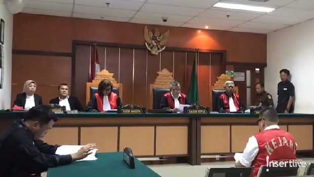Reza Bukan jalani sidang