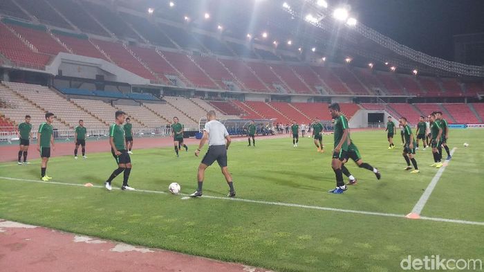 Timnas Indonesia tengah berlatih jelang duel kontra Thailand (Yanu Arifin/Detiksport) Timnas Indonesia tengah berlatih jelang duel kontra Thailand (Yanu Arifin/Detiksport)