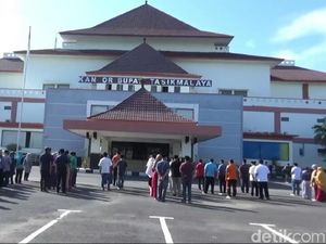 Sekda Kabupaten Tasikmalaya Ditahan, Pemerintahan Berjalan Normal Sekda Kabupaten Tasikmalaya Ditahan, Pemerintahan Berjalan Normal