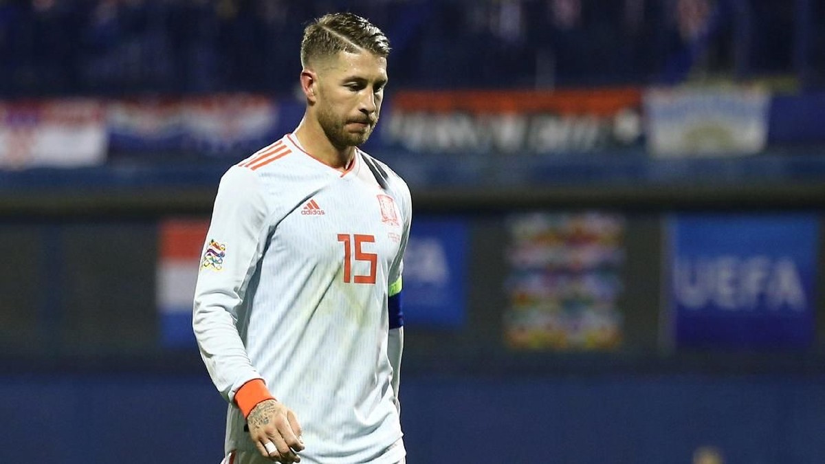 Sergio Ramos mengalami cedera saat tampil bersama timnas Spanyol dan akan kembali ke Real Madrid (Foto: Antonio Bronic/Reuters)
