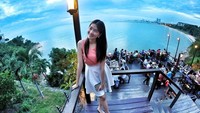 Menilik akun facebooknya, Sirin juga getol traveling. (facebook Sirin Triwutpipatkul)